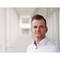 Dr Norman Hoeltz photo